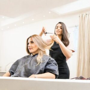 Como cabeleireiras podem atrair mais clientes na própria cidade usando o Google